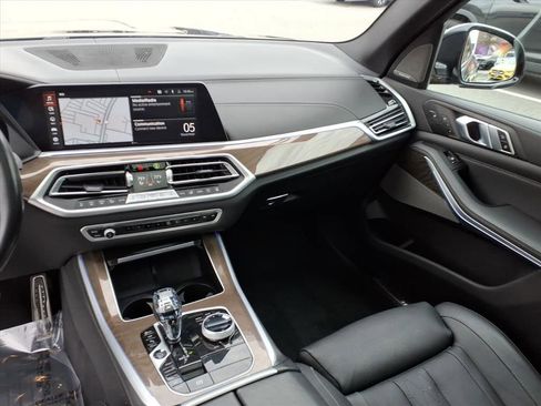 Used 2022 BMW X5 M50i w/ Executive Package image 14