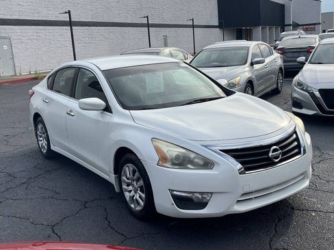 Used 2013 Nissan Altima 2.5 S FWD image 4