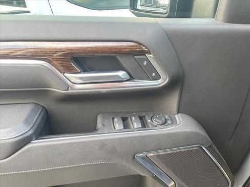 Used 2025 GMC Sierra 2500 SLE image 18