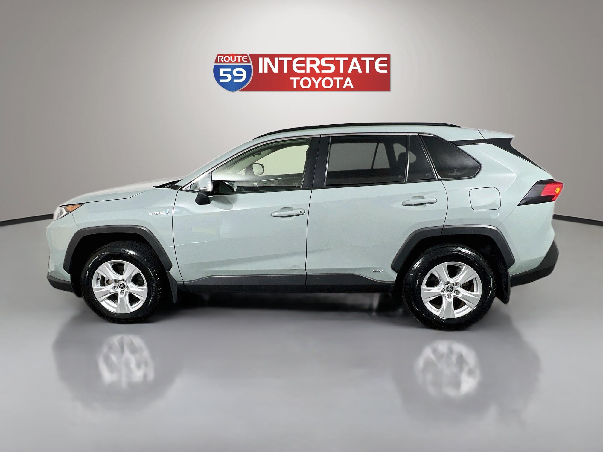 Certified 2021 Toyota RAV4 XLE w/ XLE Grade Weather Package AWD/4WD image 3