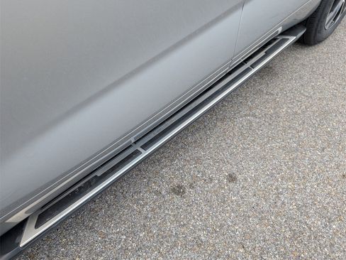 Used 2021 Toyota Highlander XLE image 9