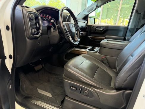 Used 2021 Chevrolet Silverado 1500 LT Trail Boss w/ Convenience Package II AWD/4WD image 12