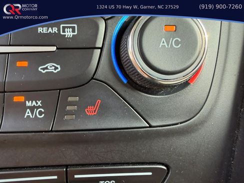 Used 2017 Ford Escape Titanium AWD/4WD image 25