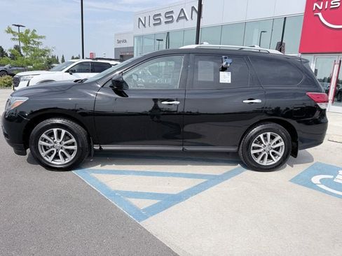 Used 2014 Nissan Pathfinder SV AWD/4WD image 2