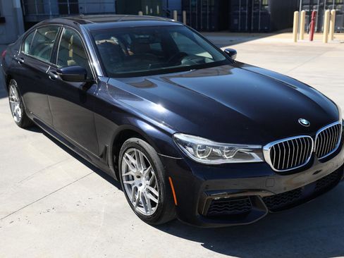 Used 2016 BMW 750i xDrive AWD/4WD image 17