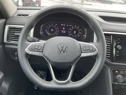 Used 2023 Volkswagen Atlas SE image 14