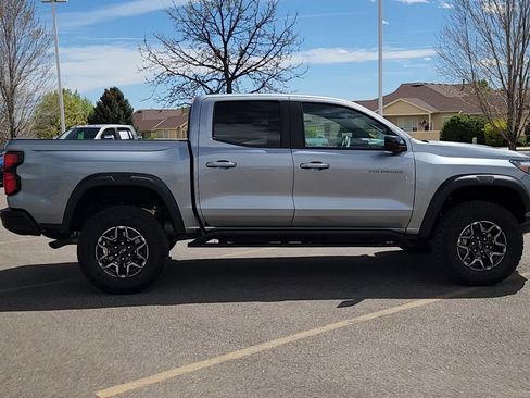 Used 2024 Chevrolet Colorado ZR2 w/ Technology Package AWD/4WD image 11