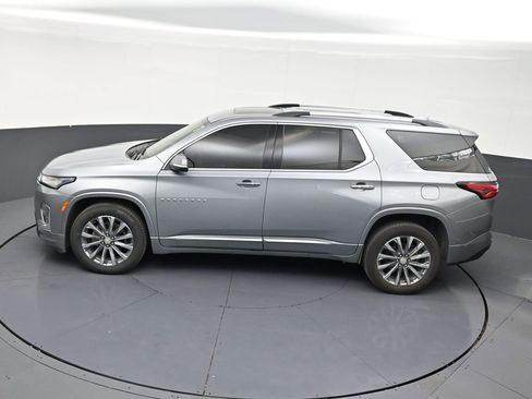 Used 2023 Chevrolet Traverse Premier FWD image 13