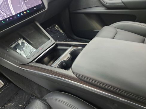 Used 2025 Tesla Model X image 13