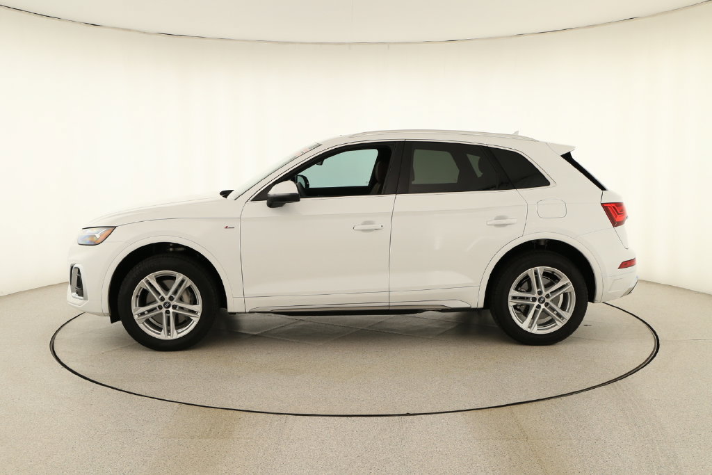 Certified 2024 Audi Q5 e Premium w/ Convenience Package AWD/4WD image 2