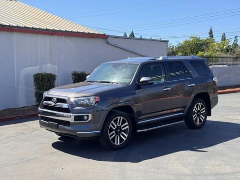 Used 2018 Toyota 4Runner Limited AWD/4WD image 2