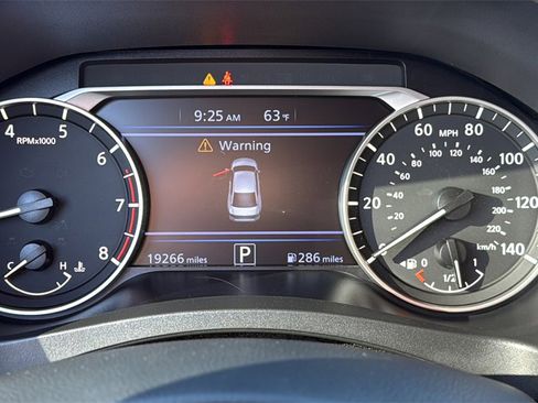 Used 2024 Nissan Altima 2.5 SV image 9