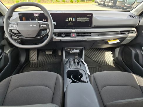 New 2026 Kia K4 LXS FWD image 10