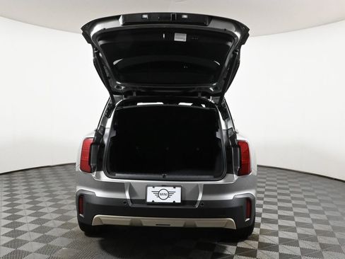 Used 2025 MINI Cooper Countryman SE w/ Comfort Package Max image 39