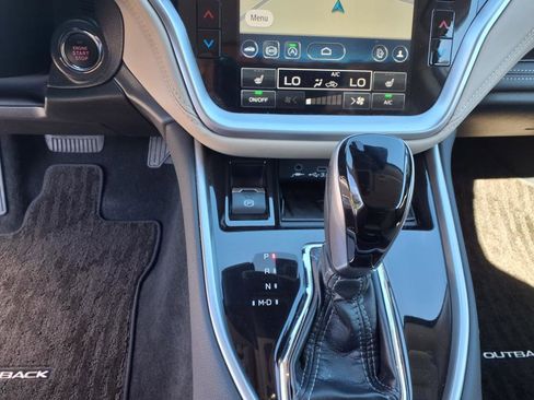 Used 2023 Subaru Outback Limited image 19