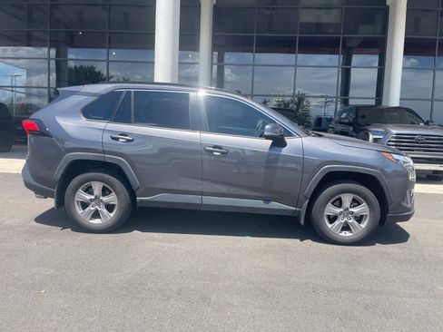 Used 2022 Toyota RAV4 XLE w/ Convenience Package FWD image 13