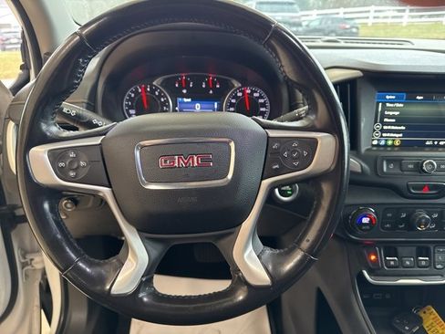 Used 2019 GMC Terrain SLE w/ Driver Convenience Package image 11