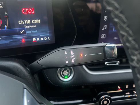 Used 2025 Chevrolet Equinox LT image 40