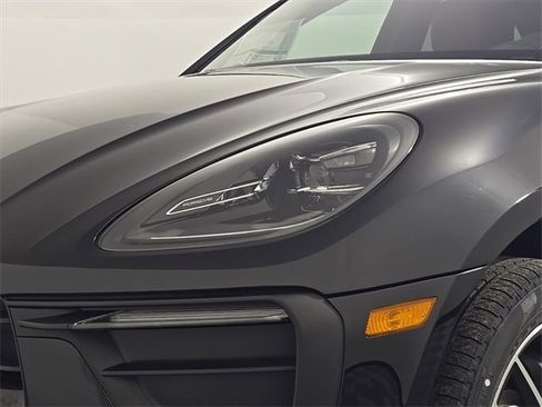 New 2026 Porsche Macan image 12