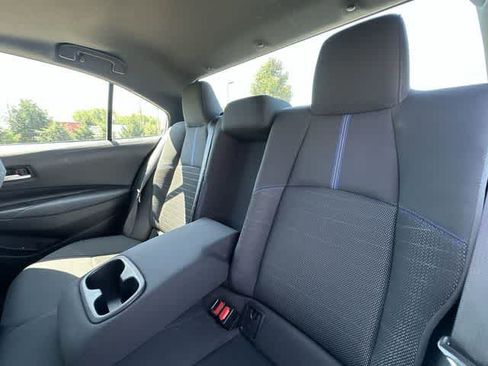 Used 2021 Toyota Corolla SE w/ SE Premium Package FWD image 17