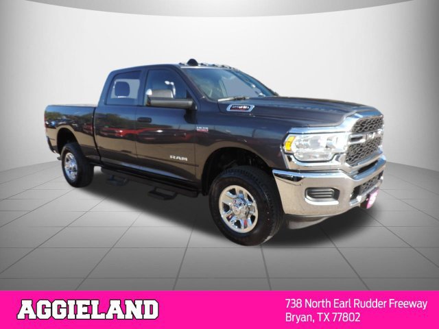 Used 2022 RAM 2500 Tradesman w/ Chrome Appearance Group AWD/4WD image 3