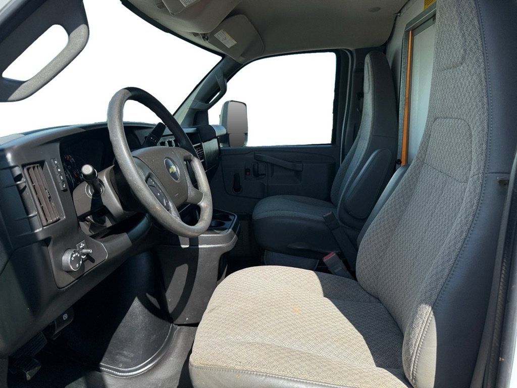 Used 2019 Chevrolet Express 3500 Extended w/ Driver Convenience Package RWD image 8