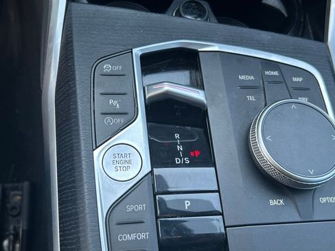 Used 2025 BMW 330i Sedan image 23