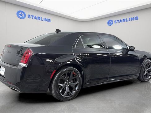 Used 2022 Chrysler 300 Touring L image 9