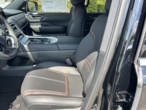 New 2026 Nissan Armada SL w/ Captain's Chari Seat Package AWD/4WD image 14
