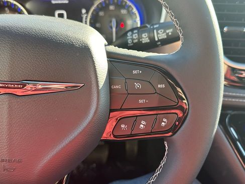 New 2026 Chrysler Pacifica Select w/ S Appearance Package image 23