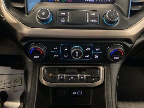 Used 2022 GMC Acadia Denali w/ Denali Technology Package image 25