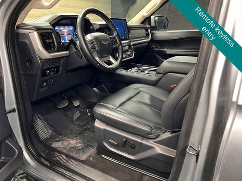Used 2024 Ford Expedition XLT image 4