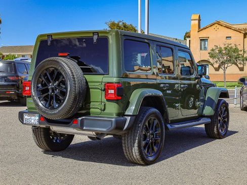Used 2021 Jeep Wrangler Unlimited Sahara image 4