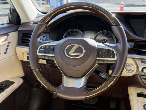 Used 2017 Lexus ES 350 image 9