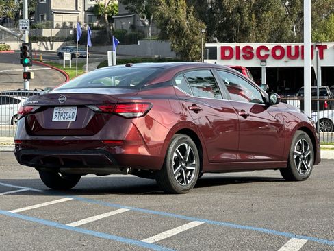 Used 2025 Nissan Sentra SV image 5
