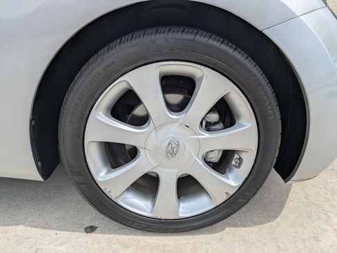 Used 2013 Hyundai Elantra Limited w/ Technology Pkg FWD image 9