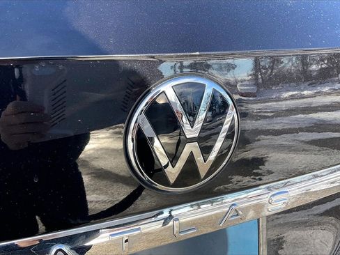 Used 2023 Volkswagen Atlas Cross Sport SEL Premium R-Line image 8