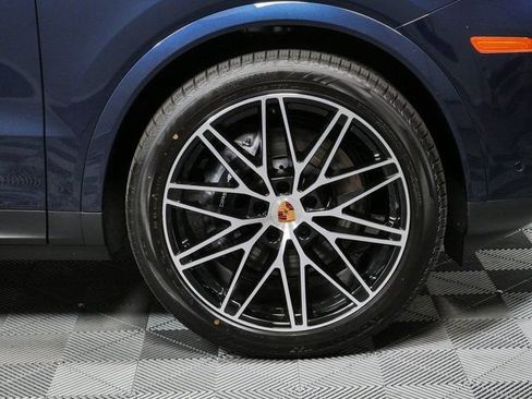 New 2026 Porsche Cayenne Coupe AWD/4WD image 40
