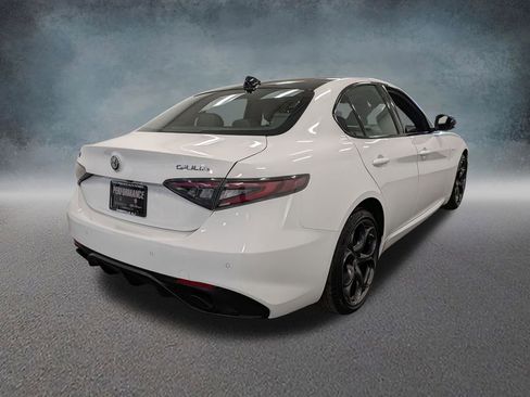 Used 2025 Alfa Romeo Giulia AWD w/ Driving Assist Package image 4