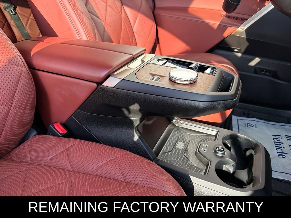 Used 2024 BMW iX xDrive50 w/ Premium Package AWD/4WD image 34