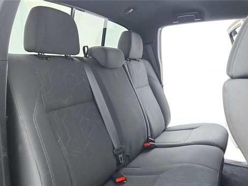 Used 2018 Toyota Tacoma TRD Off-Road AWD/4WD image 45