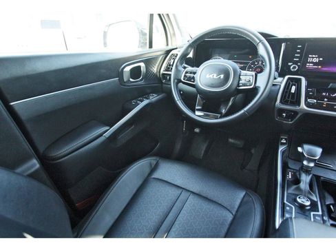 Used 2022 Kia Sorento S w/ Panoramic Sunroof Package image 11