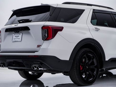 Used 2020 Ford Explorer ST w/ ST Street Pack image 11