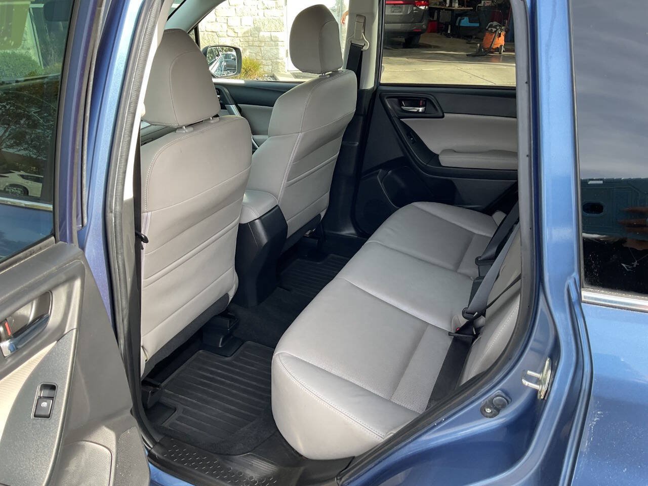 Used 2016 Subaru Forester 2.5i Limited AWD/4WD image 29