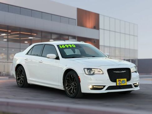 Used 2017 Chrysler 300 S w/ Safetytec Plus Group image 16