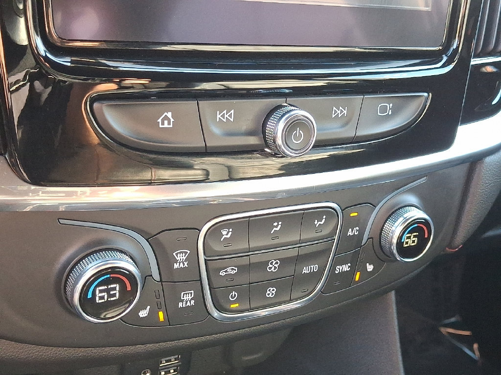Used 2023 Chevrolet Traverse RS AWD/4WD image 16
