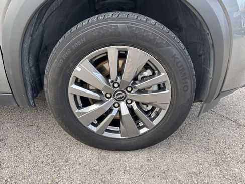 Used 2025 Nissan Pathfinder SV image 33