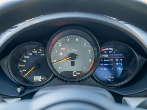 Used 2021 Porsche 718 Cayman GT4 image 16