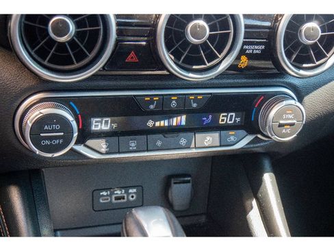 Used 2023 Nissan Sentra SR w/ SR Premium Package FWD image 24