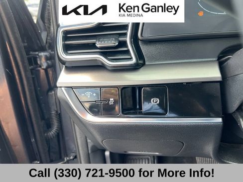 Certified 2024 Kia Sportage EX FWD image 30